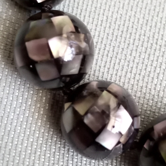 DALLAS PRINCE BLACK MOTHER OF PEARL TILE NECKLACE - Picture 5 of 10